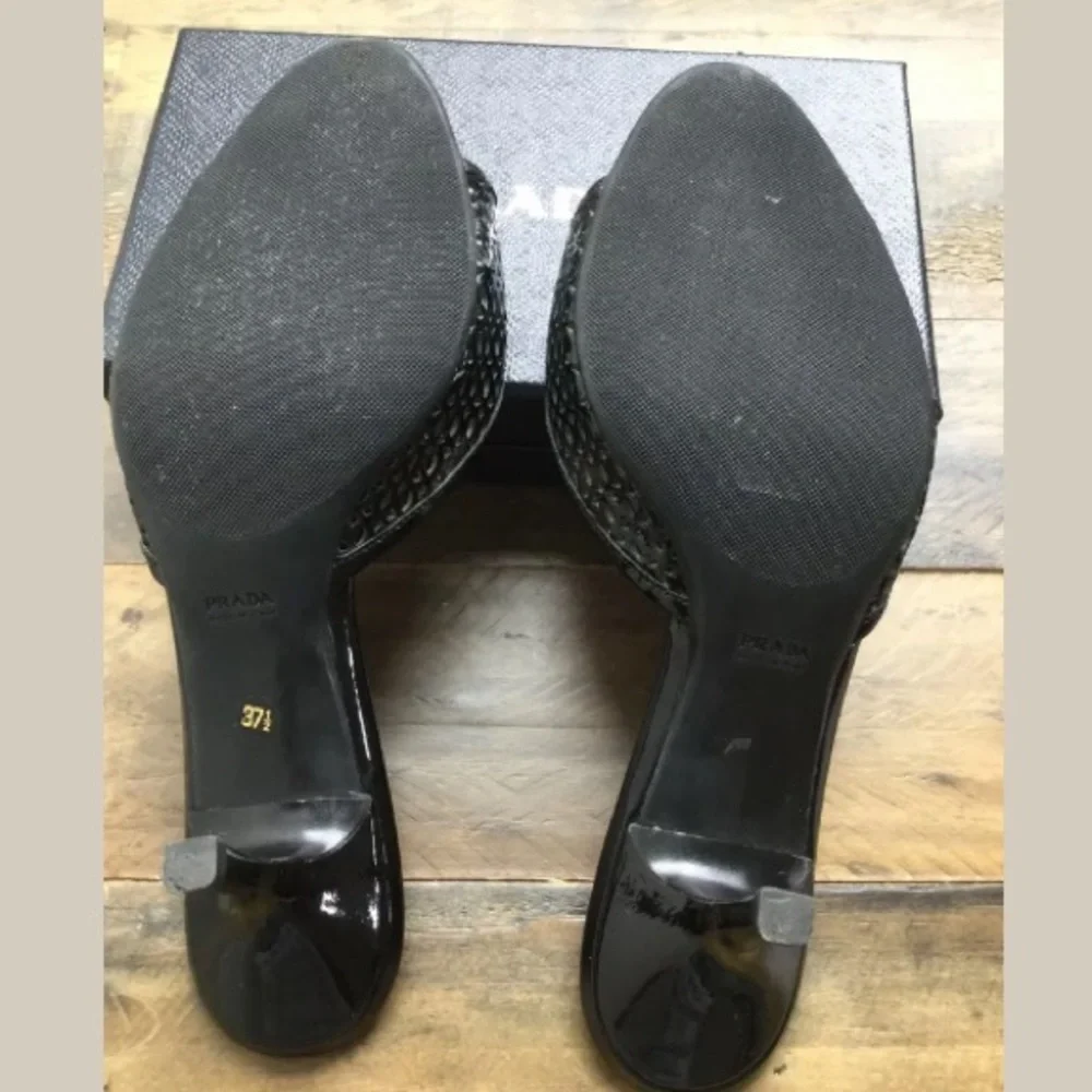 Prada - Picture 5 of 5